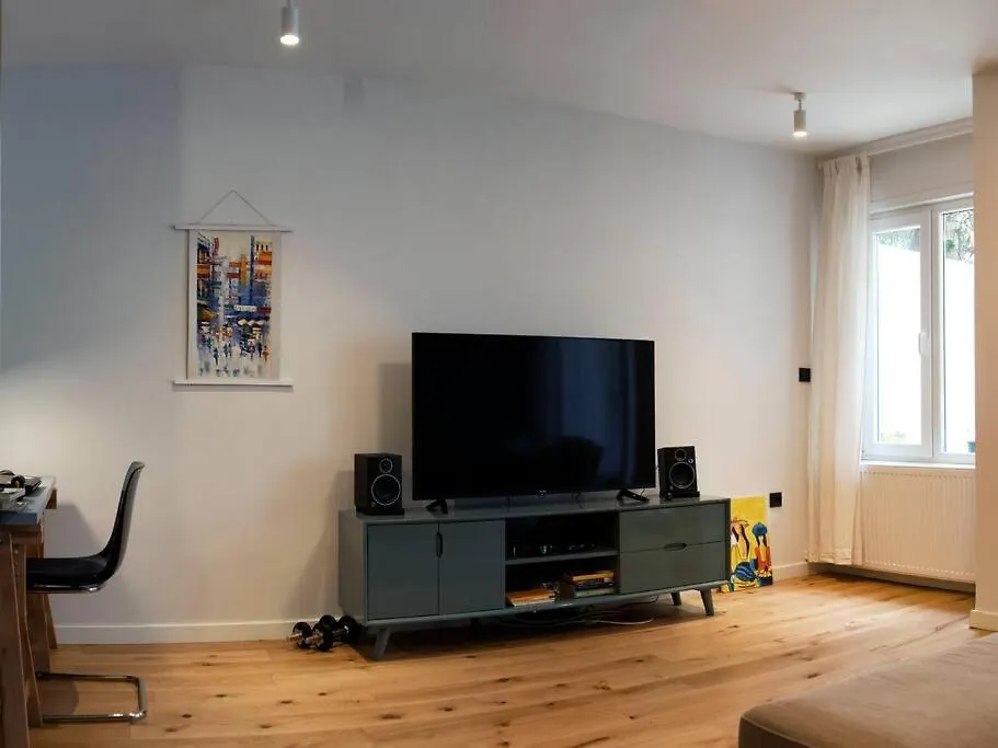 Design Apartment With Garden Istanbul